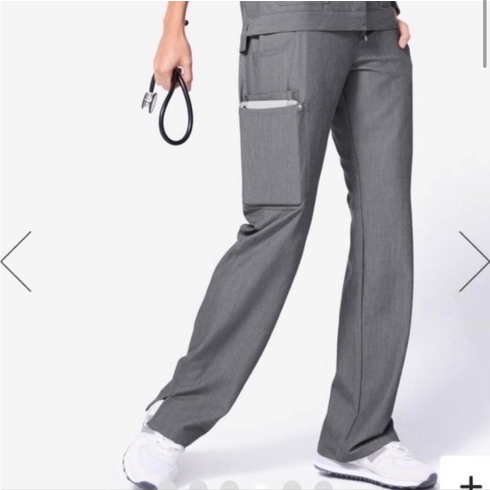 Figs Kade Cargo Scrub Pants Size XS NWT!